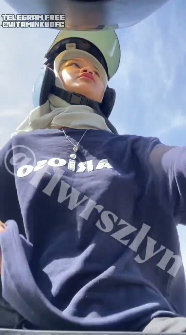 Hijab FLWRSZLYN suka ekshib 1 – DoodStream.mp4