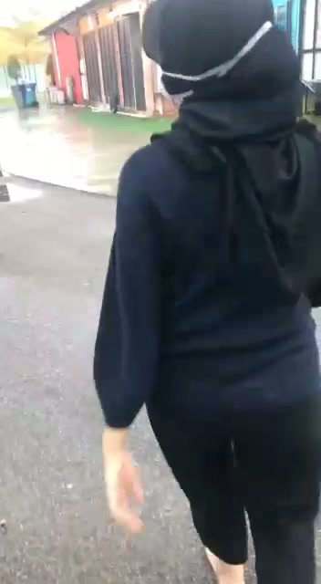 Pesilat hijab sepong ngewe