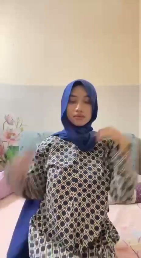 Hijab biru malay 1.mp4