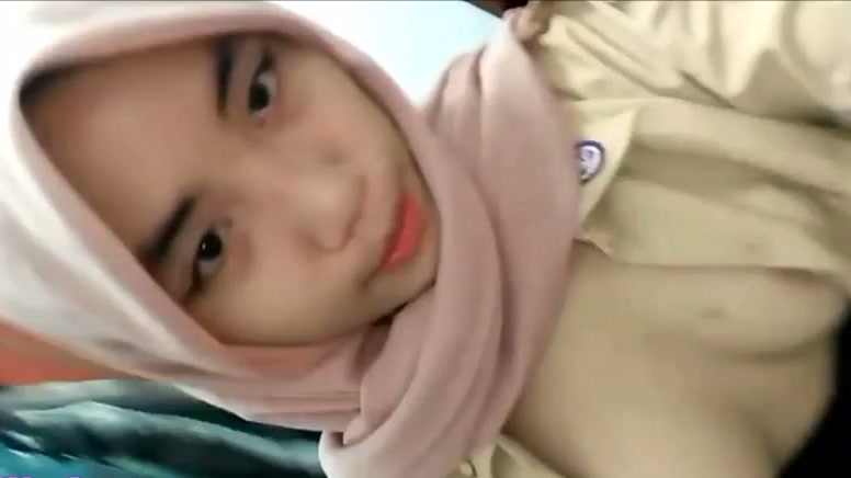 Abg Berjilbab Pramuka Colmek