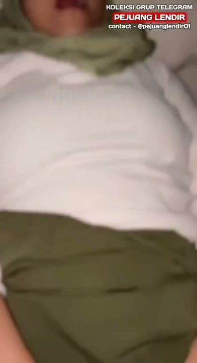 Ajirah ibu Guru Hijab – Desahnya enak banget – PoopHD.mp4