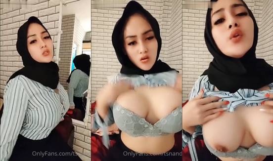 Bokep onlyfans tsnanda jilbab remas payudara